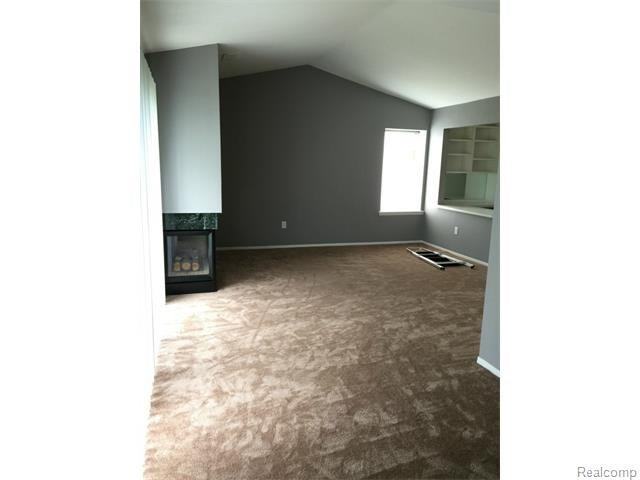 27320 Evergreen Rd - Photo 2 of 7