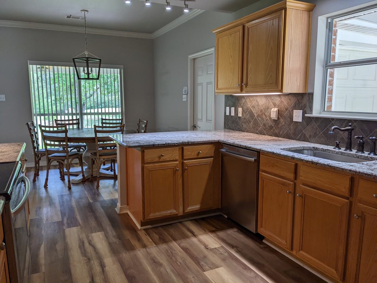 132 Normandy Dr - Photo 2 of 24