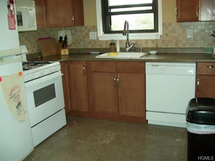 290 Sneden Pl W - Photo 3 of 20