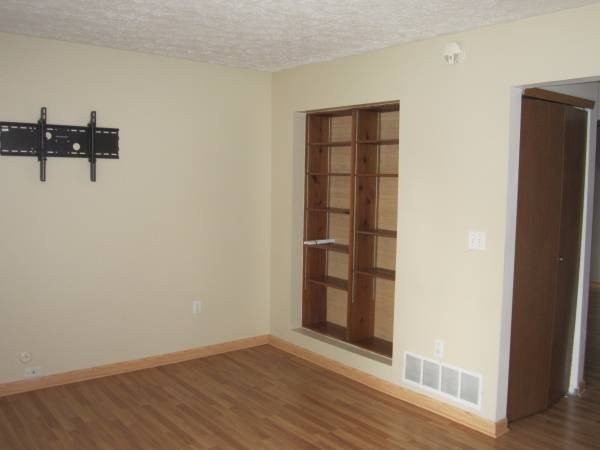 1276 Snohomish Ave - Photo 2 of 20