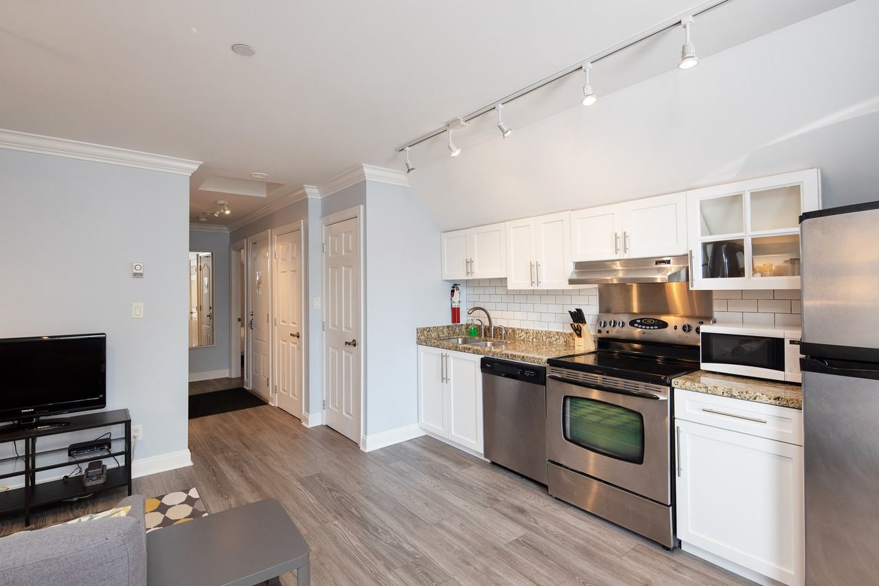 Columbia St & W 11th Ave #401 - Photo 7 of 21