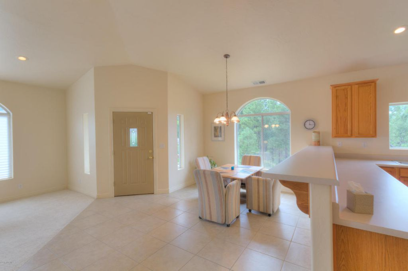 1315 E Hatcher Dr - Photo 4 of 17