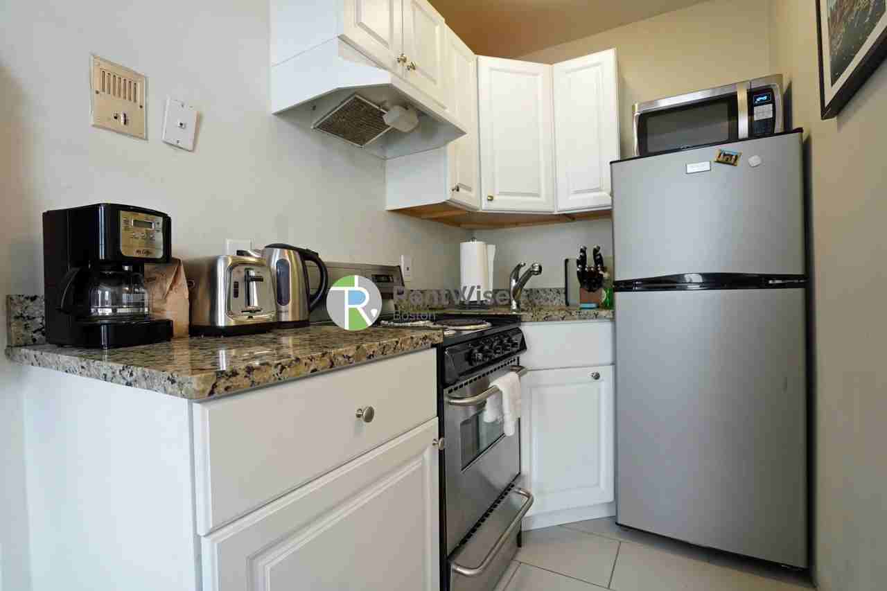 538 E Broadway #3 - Photo 5 of 26