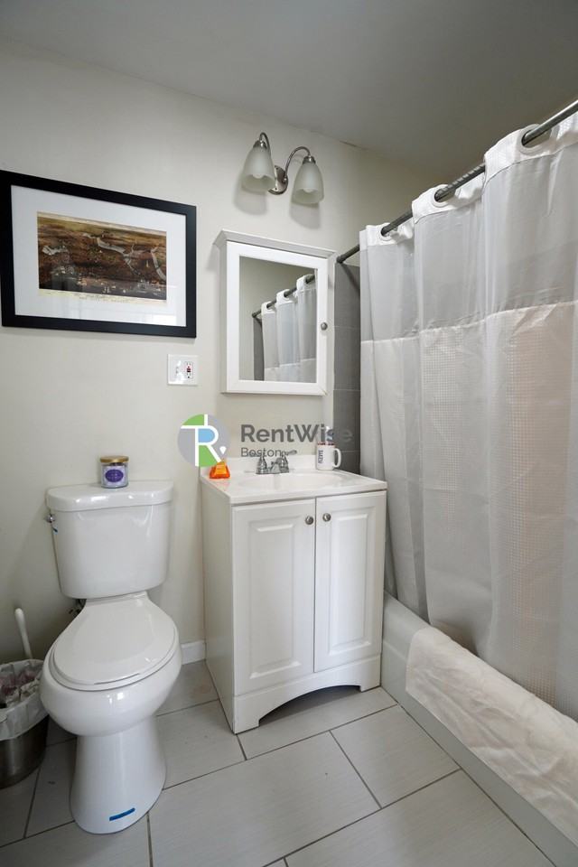 538 E Broadway #3 - Photo 7 of 26