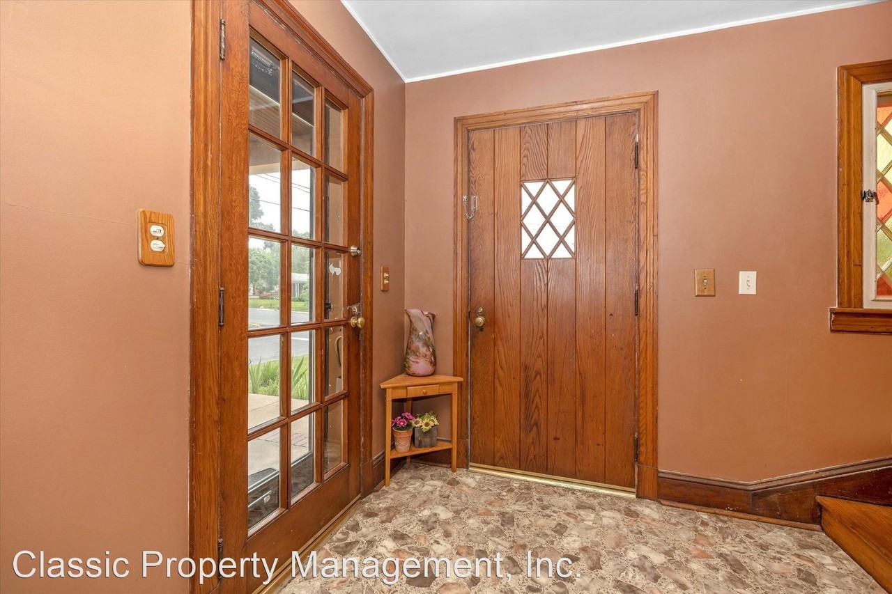 531 Lee Place - Photo 2 of 39