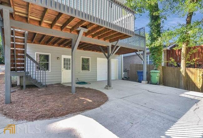 534 Allen Rd Ne - Photo 2 of 39