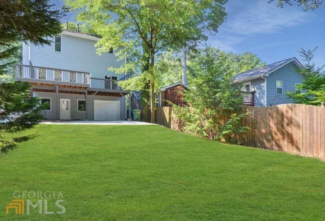 534 Allen Rd Ne - Photo 3 of 39