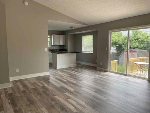 3565 Steiner St - Photo 2 of 11