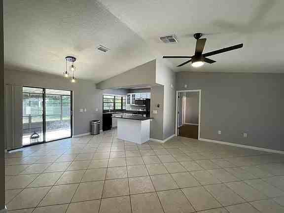 1280 Katrina Crse Ne - Photo 3 of 10