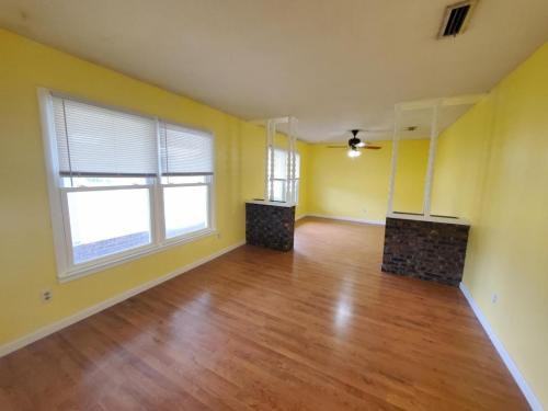 306 Melbourne Dr - Photo 2 of 19