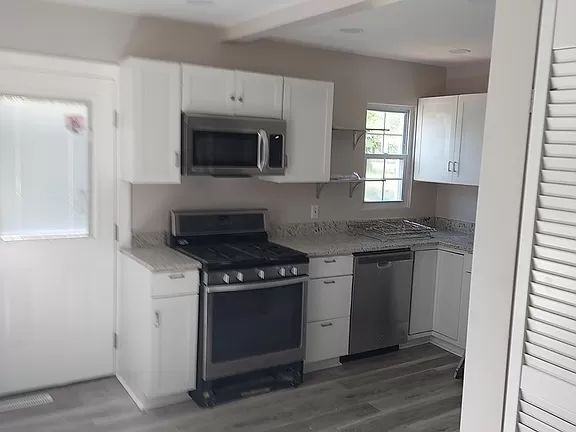 3504 Meadowbridge Rd - Photo 2 of 7