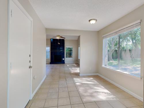 8527 Woodland Willows Dr - Photo 3 of 15