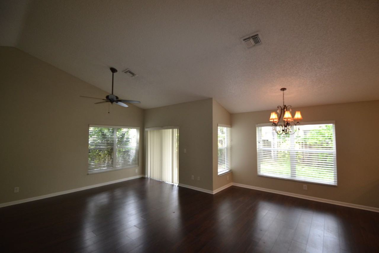 8875 Woodside Ct - Photo 3 of 14