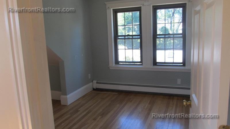 130 Bridge St 5 - Photo 2 of 9