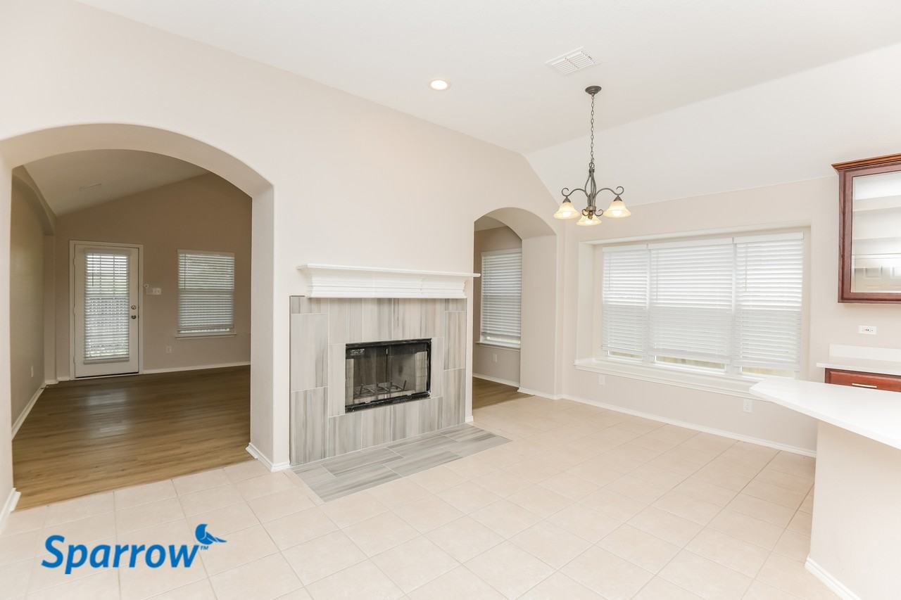 8008 Laurel Oak Dr - Photo 2 of 15