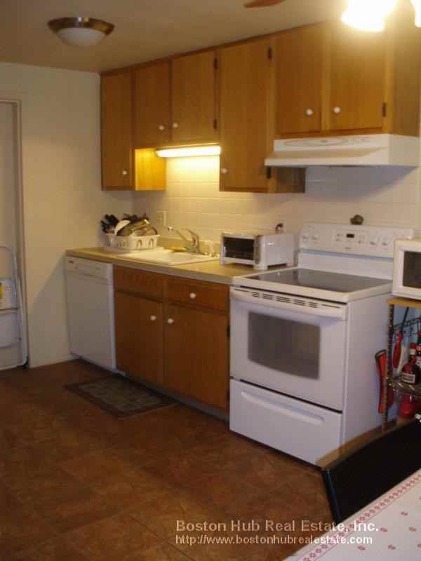 1 Albert Dr 10 - Photo 3 of 8