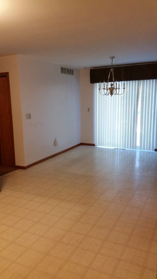 332 Oakwood Ave #332 - Photo 3 of 10