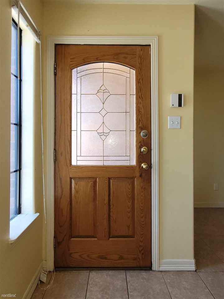 1402 W Kiwi Ave - Photo 3 of 13