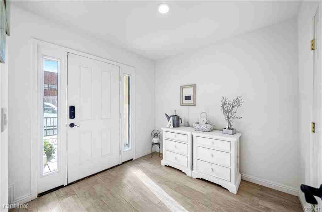 1101 N Maclay Ave #5