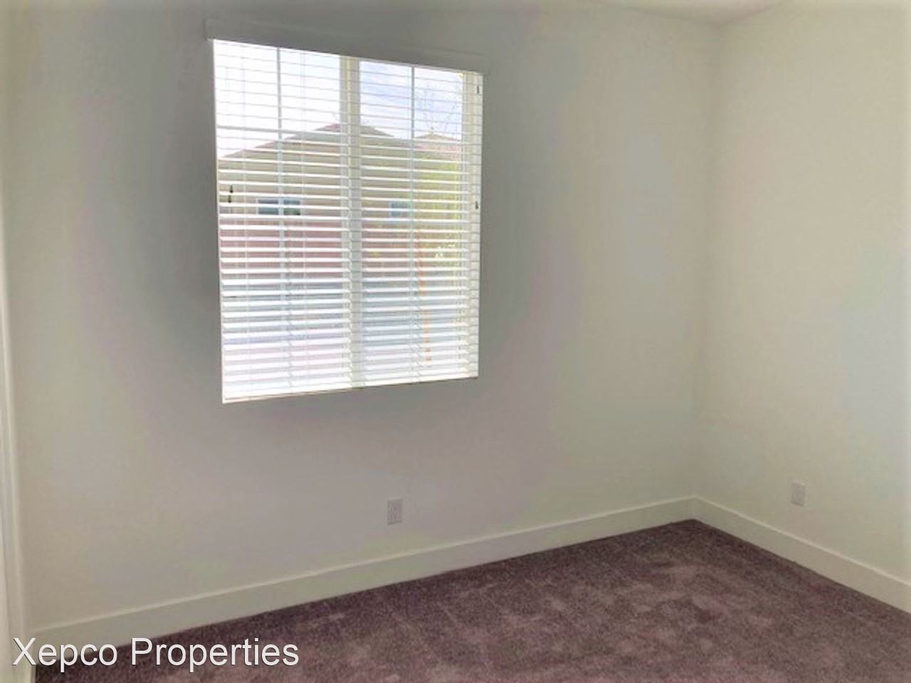 11702 E Crescent St - Photo 3 of 31