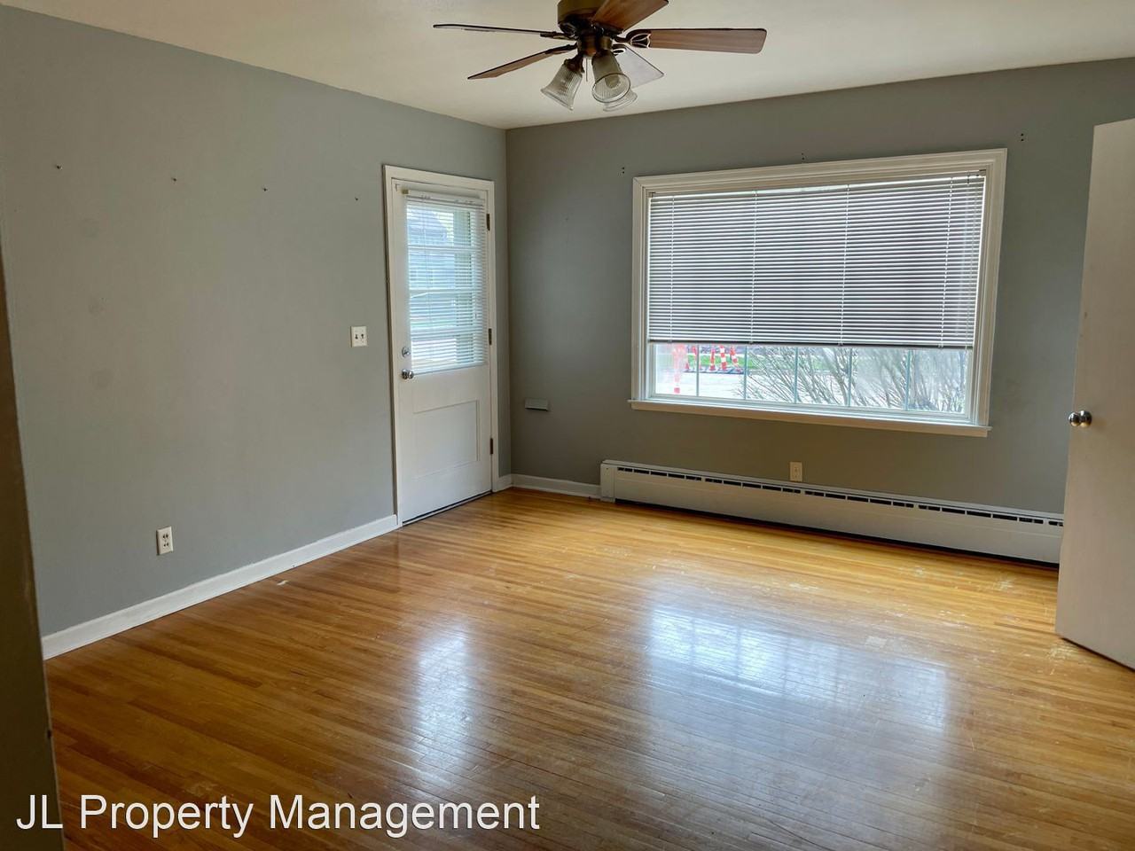 604 W 9th Street - Photo 3 of 10