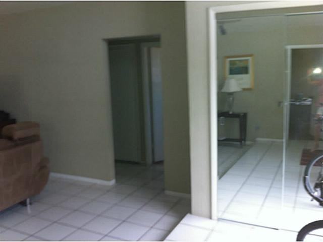 2375 NE 194th St - Photo 3 of 9