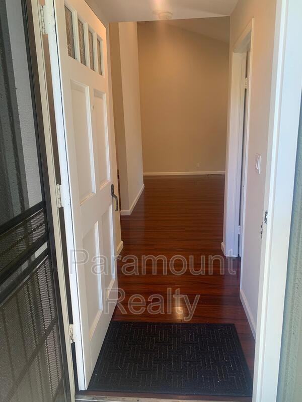 1052 Polk Ln - Photo 3 of 31