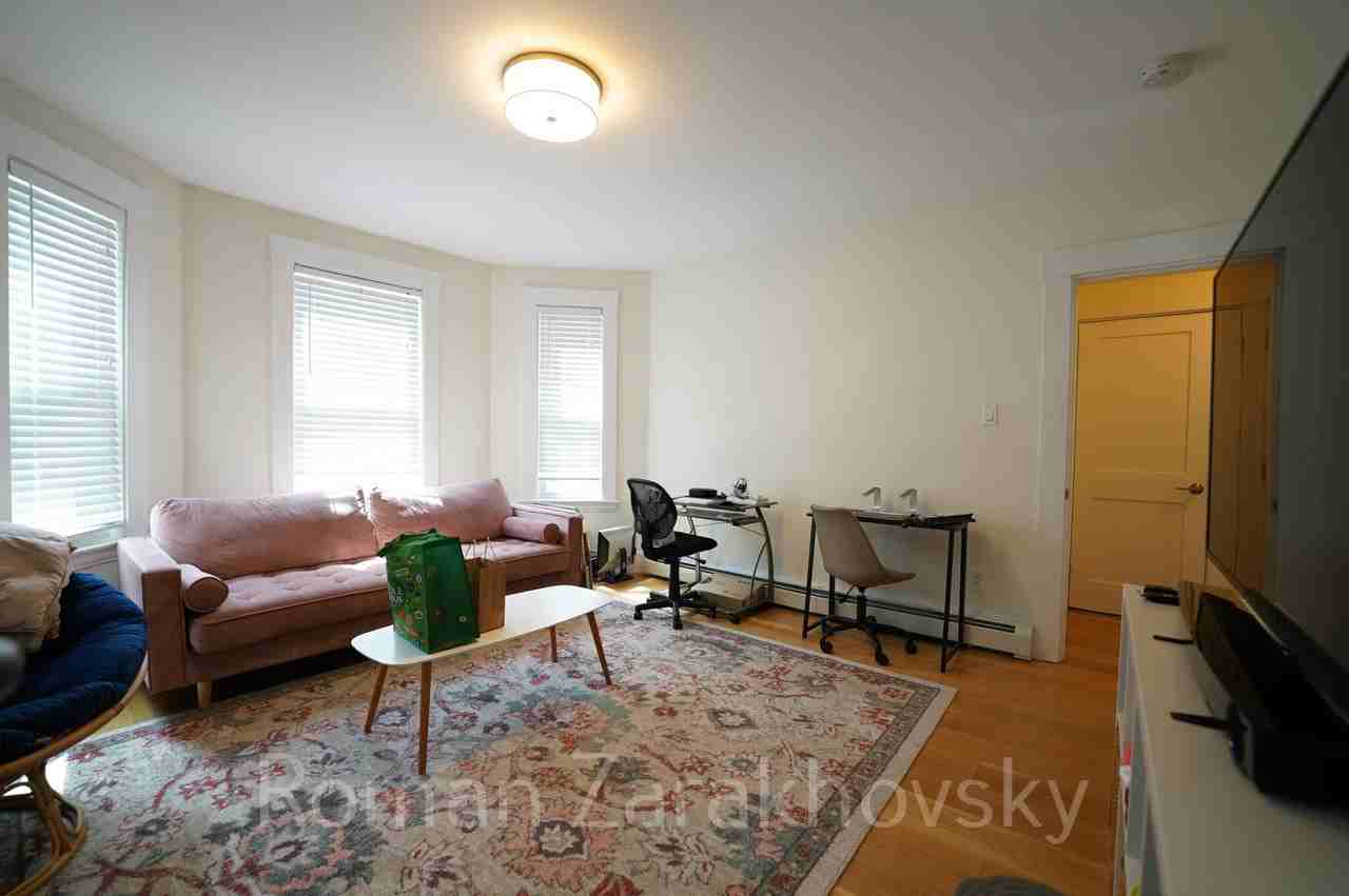 319 Columbia St #1A - Photo 6 of 23