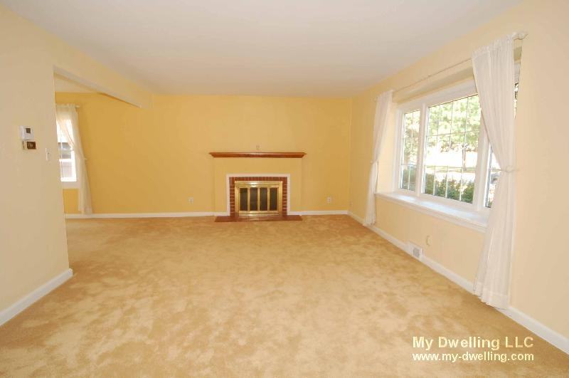 8825 Stickney Ave - Photo 3 of 12