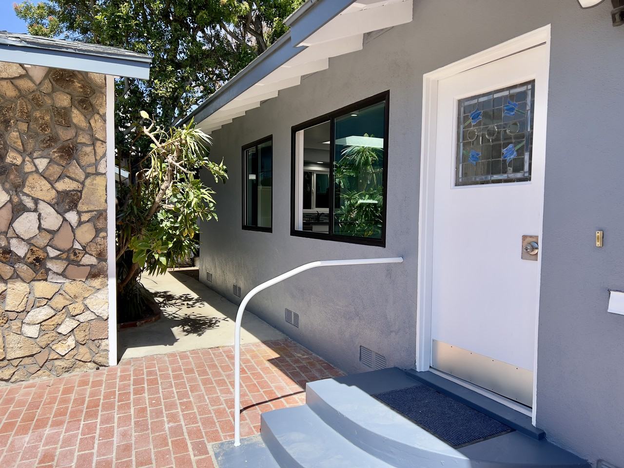 457 Seaward Road ###B - Photo 6 of 23