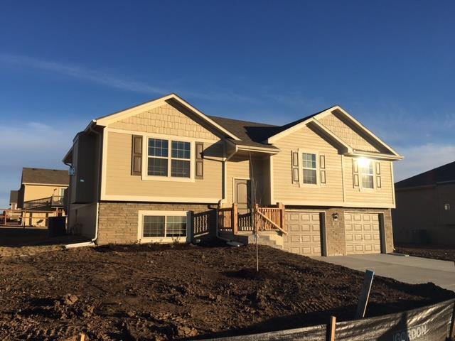 302 Ne 192nd St - Photo 2 of 16