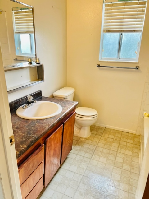 369 Noble Rd - Photo 2 of 5