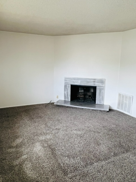 369 Noble Rd - Photo 3 of 5