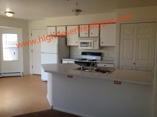 254 Gloucester Cir W - Photo 2 of 14
