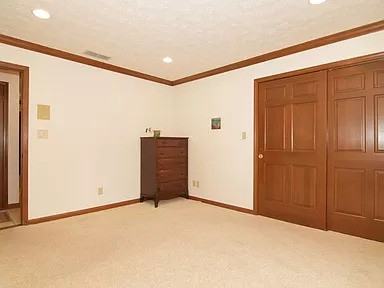 7302 Cherryhill Dr - Photo 2 of 37