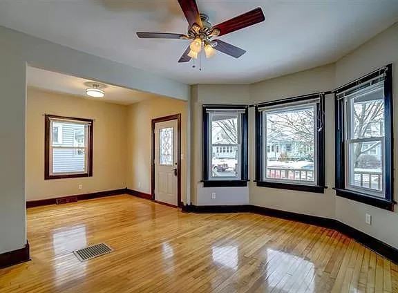 817 S Brooks St - Photo 2 of 9