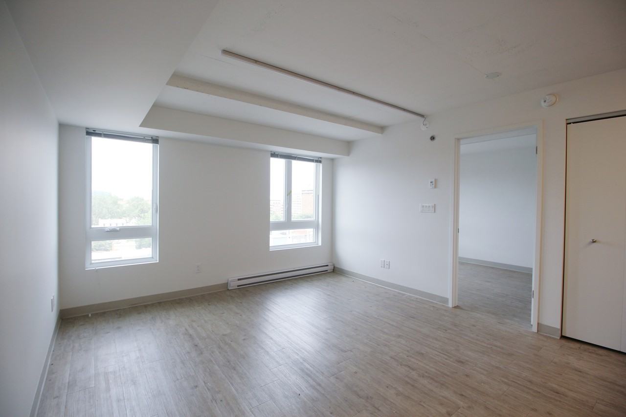 1795G Rue Berri #B614