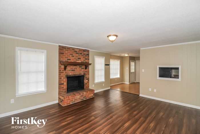 5086 Twin Woods Ave - Photo 2 of 15