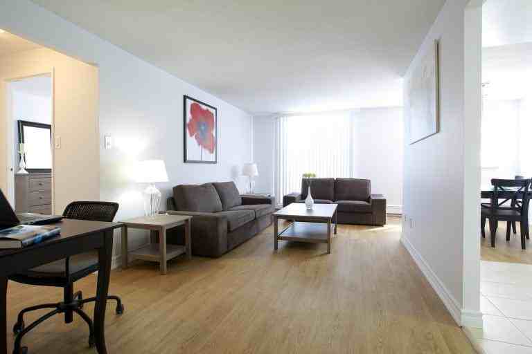 310-320 Kingswood Estates - Photo 2 of 9