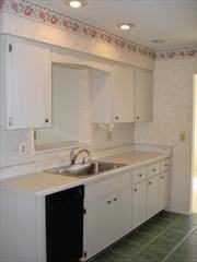 3113 Lockwood Terrace - Photo 3 of 8
