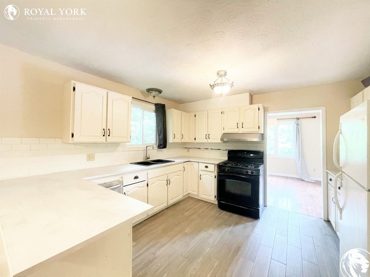 331 Winnifred Dr - Photo 2 of 50