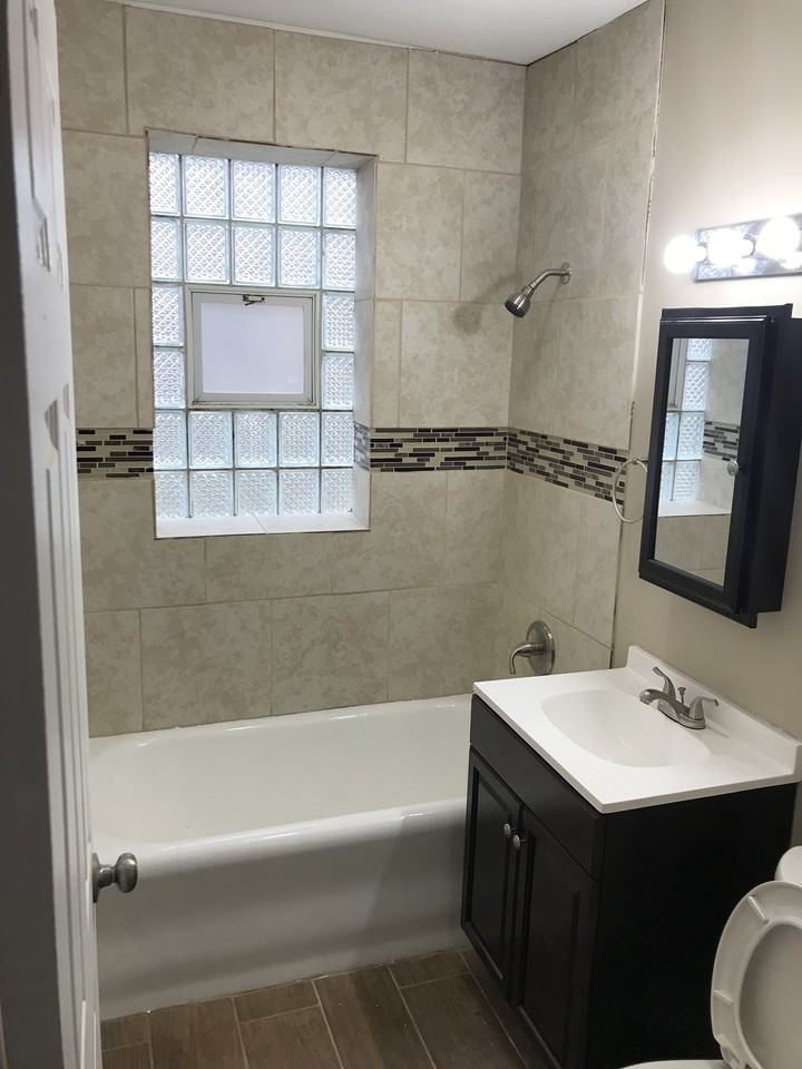 Windy City Apartments - Photo 3 of 8