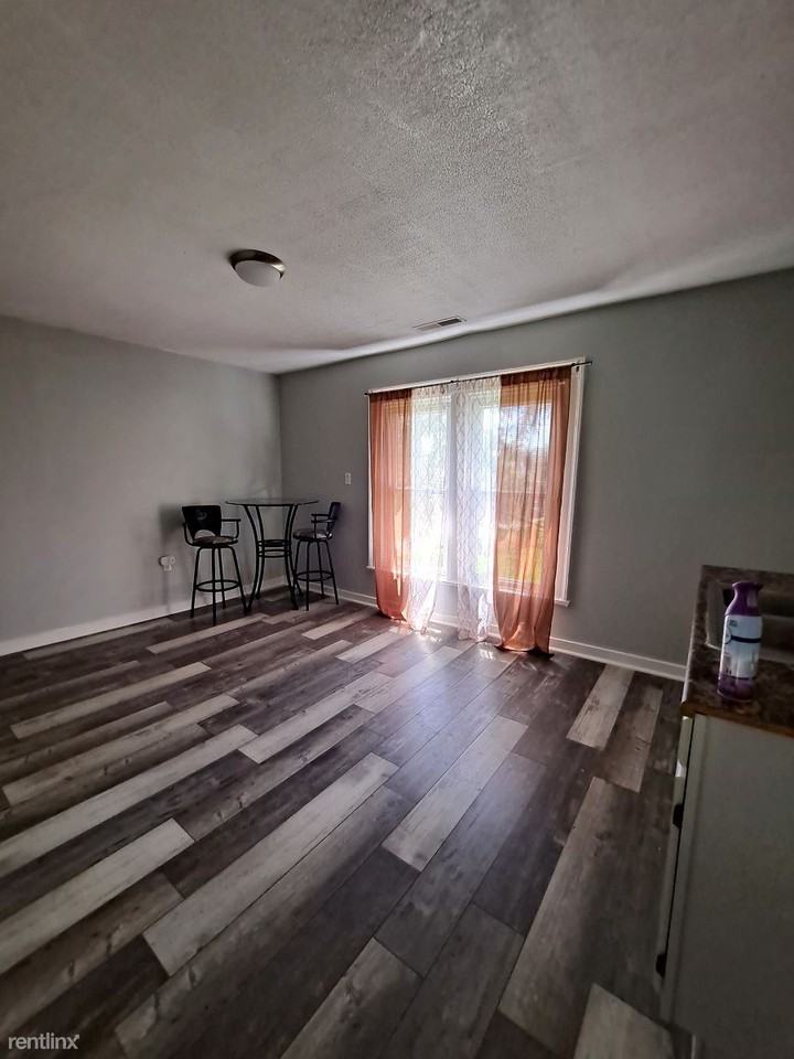 1603 1/2 Woodward Ave - Photo 2 of 7