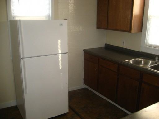 2527 Holton Ave - Photo 2 of 4