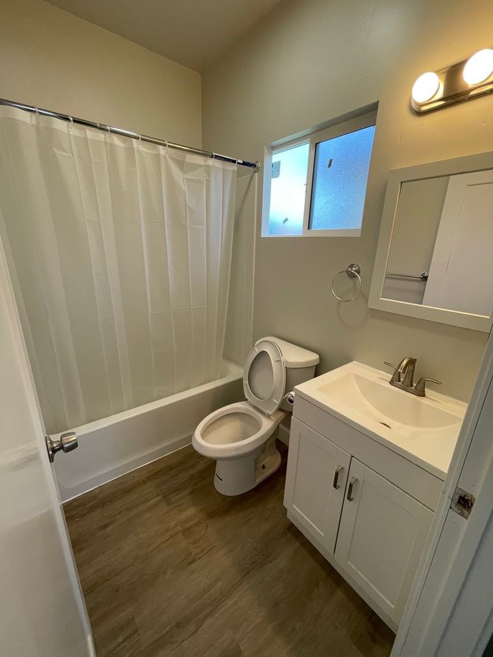 738 Duval Street #B - Photo 2 of 4