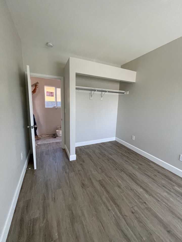 738 Duval Street #B - Photo 4 of 4