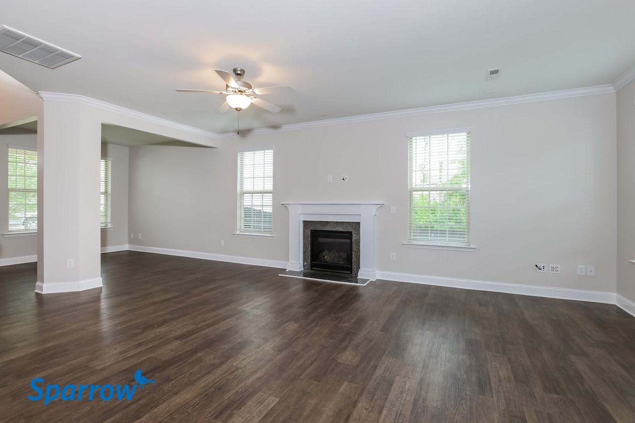 113 Knoll Ct - Photo 3 of 15