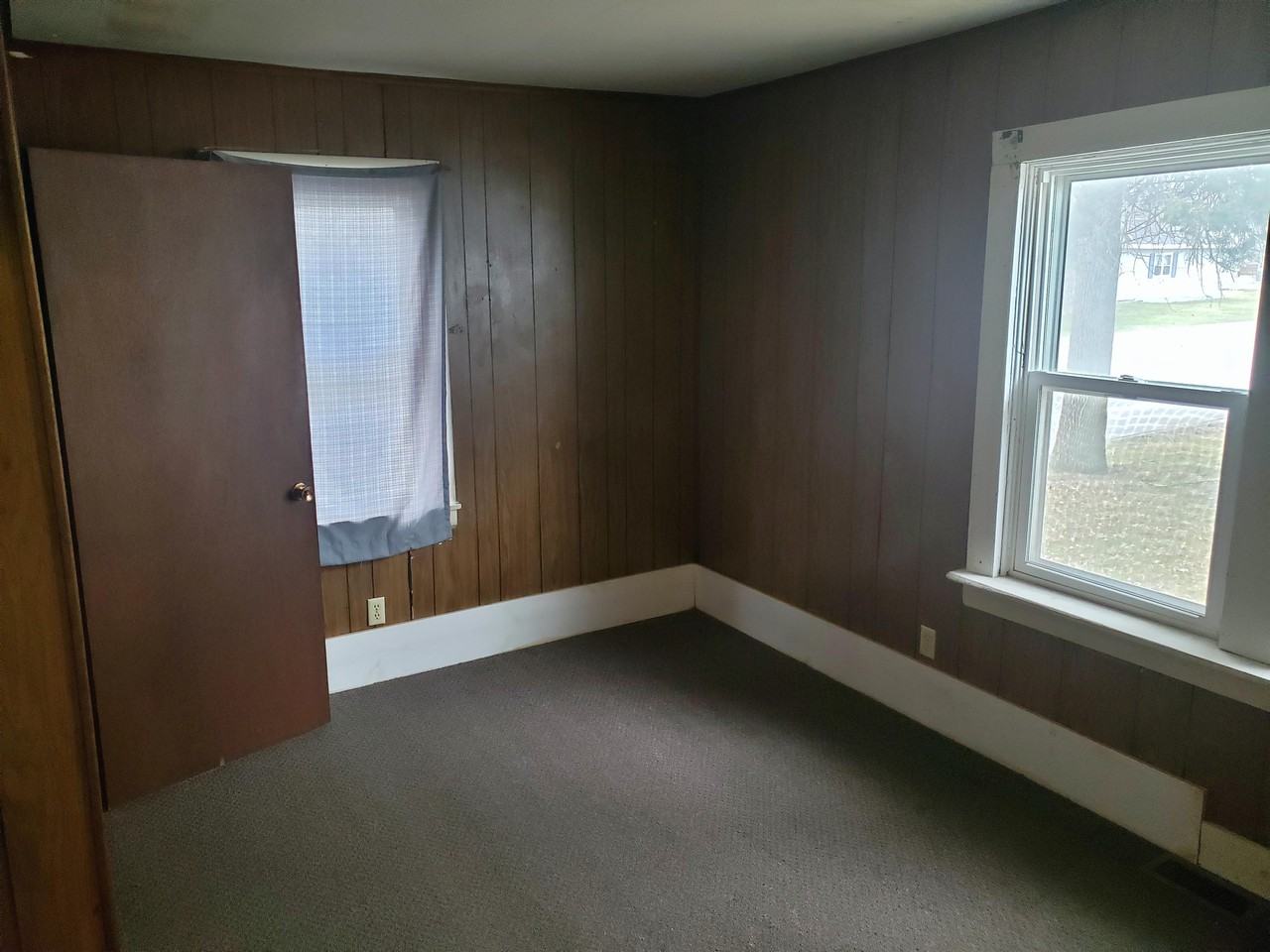 210 4th Street South #1 - Photo 4 of 16