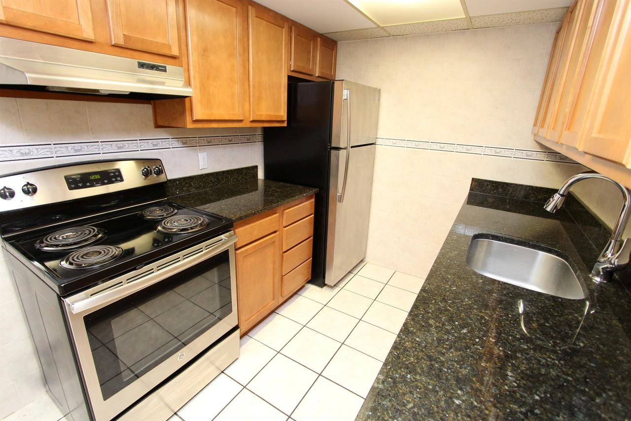1088 GREENTREE ROADAPT 105 #105 - Photo 2 of 7