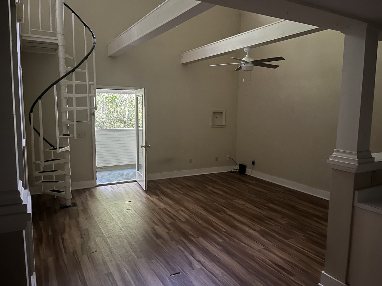 507 S Jackson St Apt C #C - Photo 3 of 17